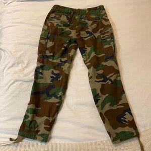 Camo cargo pants
-pacsun straight leg fit, mens 31 waist